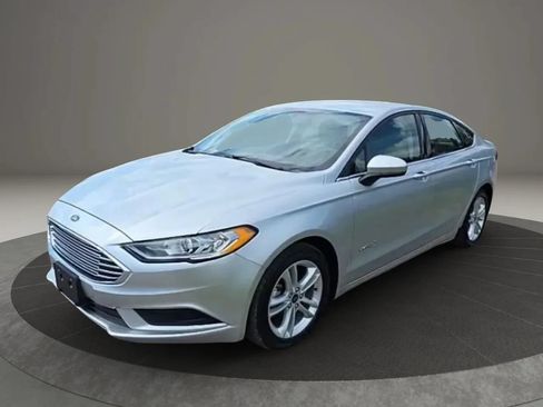 Used 2018 Ford Fusion S FWD image 3