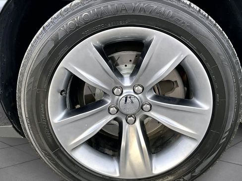 Used 2016 Dodge Challenger SXT image 10