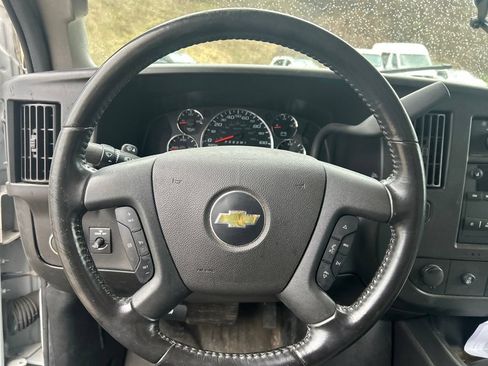 Used 2022 Chevrolet Express 3500 w/ Driver Convenience Package RWD image 11