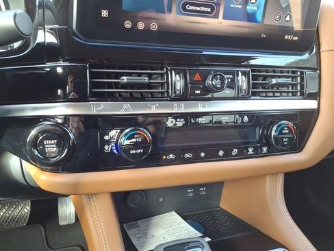 New 2026 Nissan Pathfinder Platinum image 13