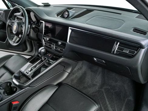 Certified 2024 Porsche Macan GTS AWD/4WD image 24