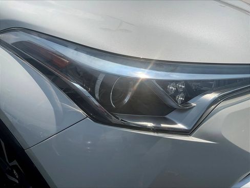 Used 2018 Toyota C-HR XLE FWD image 30