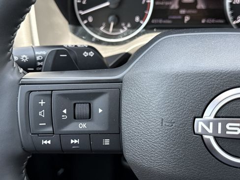 Used 2026 Nissan Rogue SV FWD image 20