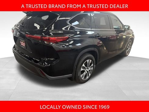 Certified 2021 Toyota Highlander XLE image 4