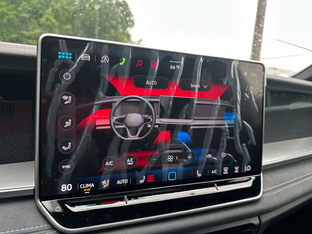 New 2026 Volkswagen Tiguan SE R-Line AWD/4WD image 16