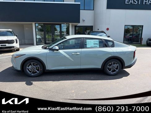 New 2026 Kia K4 FWD image 2