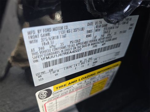 Used 2024 Ford Expedition XLT image 14