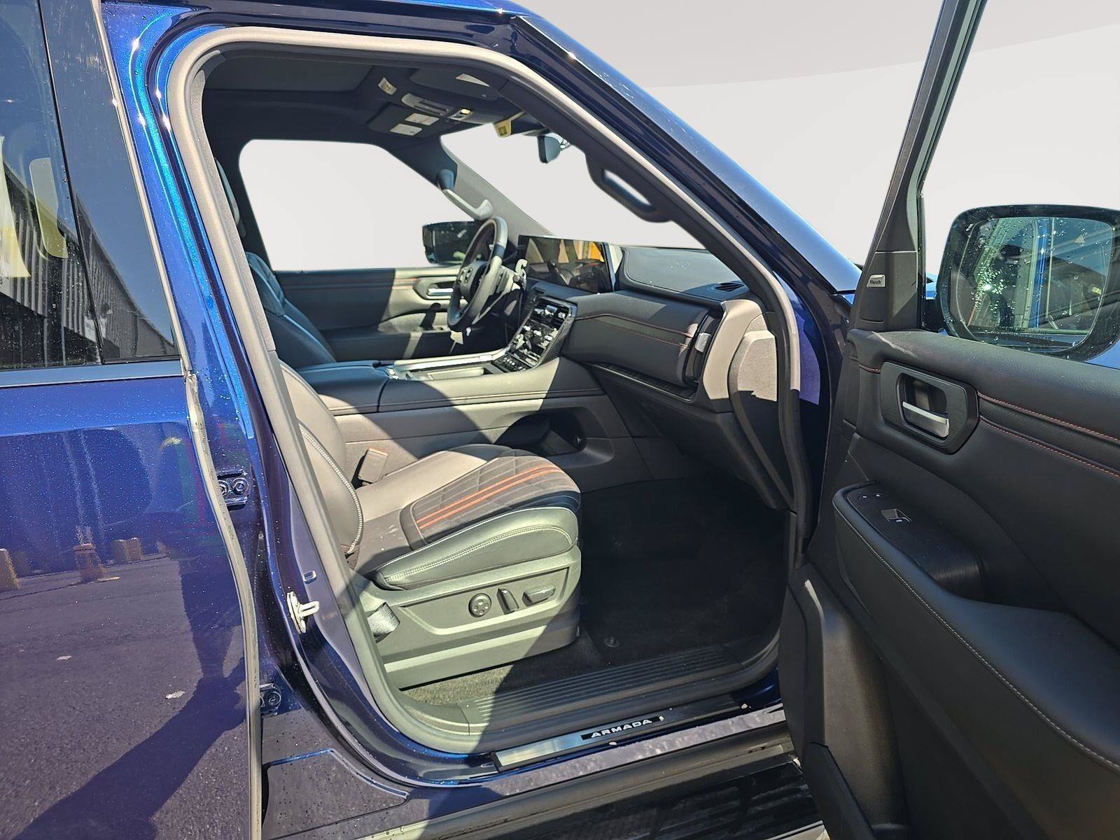 Used 2025 Nissan Armada PRO-4X w/ Pro-4X Premium Package AWD/4WD image 8
