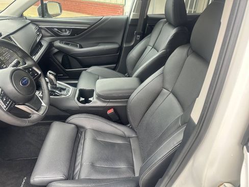 Used 2023 Subaru Outback Touring AWD/4WD image 11