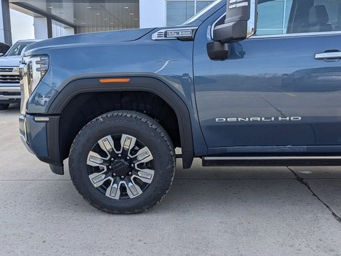 New 2026 GMC Sierra 3500 Denali w/ Denali Reserve Package image 10