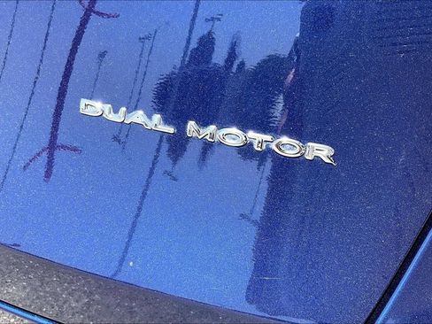 Used 2023 Tesla Model Y Long Range AWD/4WD image 24