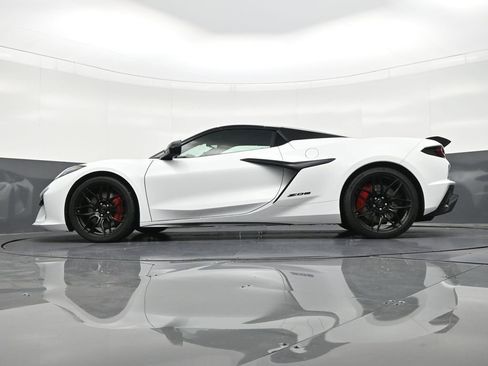 Used 2025 Chevrolet Corvette Z06 image 23