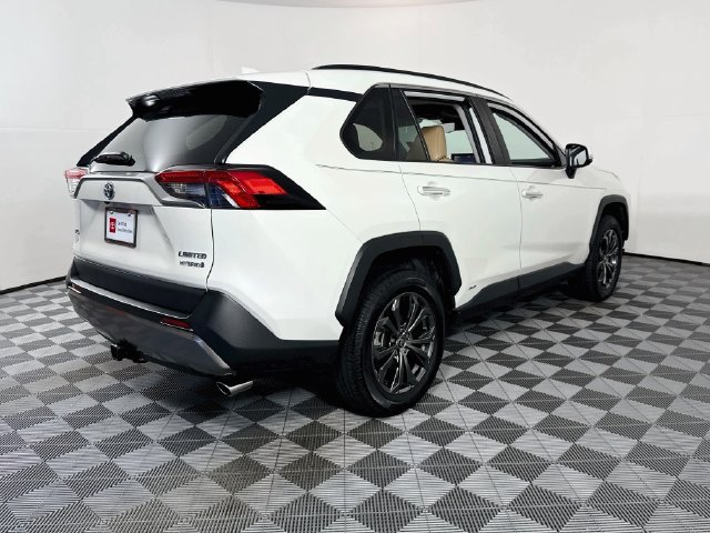 Used 2022 Toyota RAV4 Limited AWD/4WD image 23