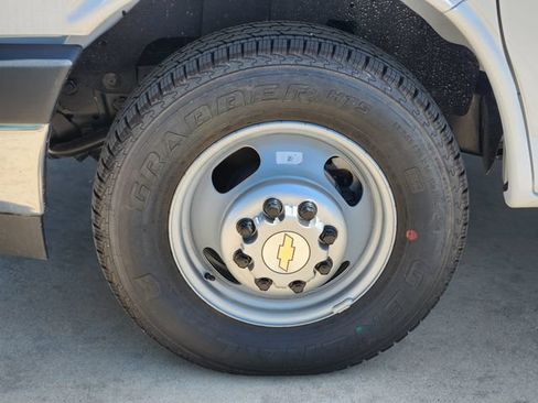 New 2026 Chevrolet Express 3500 w/ Power Convenience Package RWD image 16
