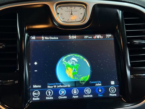 Used 2018 Chrysler 300 Limited w/ Safetytec Plus Group image 50