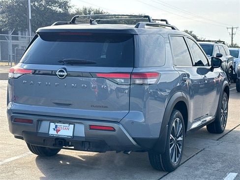 New 2026 Nissan Pathfinder Platinum image 9