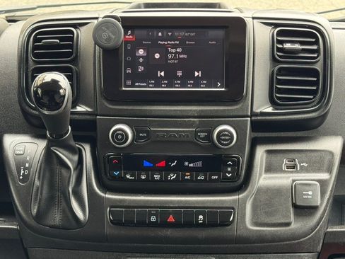 Used 2025 RAM ProMaster 2500 w/ Convenience Group FWD image 21