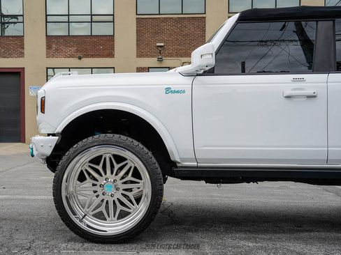 Used 2022 Ford Bronco Badlands AWD/4WD image 4