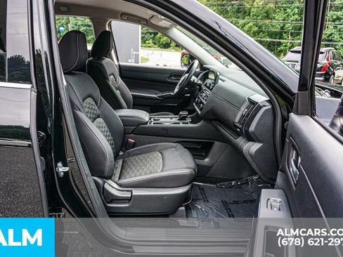 Used 2024 Nissan Pathfinder S AWD/4WD image 25