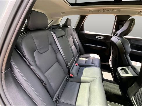 Used 2025 Volvo XC60 B5 Plus AWD/4WD image 21