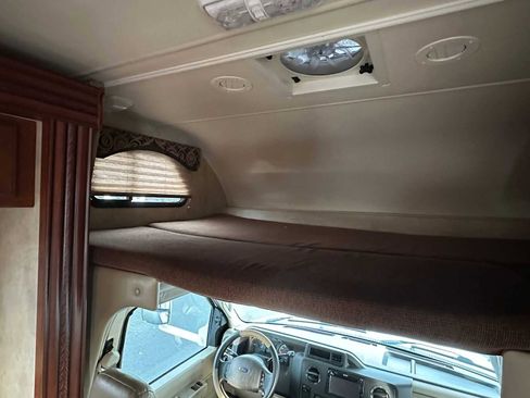 Used 2011 Ford E-450 and Econoline 450 Super Duty w/ Motorhome Prep Pkg image 15