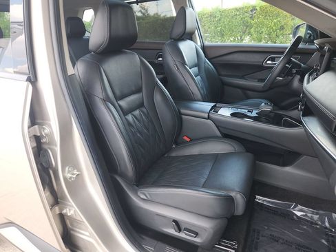 Used 2021 Nissan Rogue Platinum FWD image 16