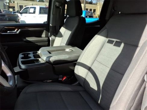 Used 2022 GMC Sierra 1500 SLE image 11