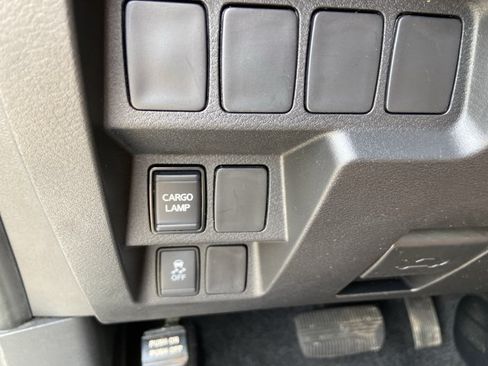 Used 2024 Nissan Frontier SV RWD image 48