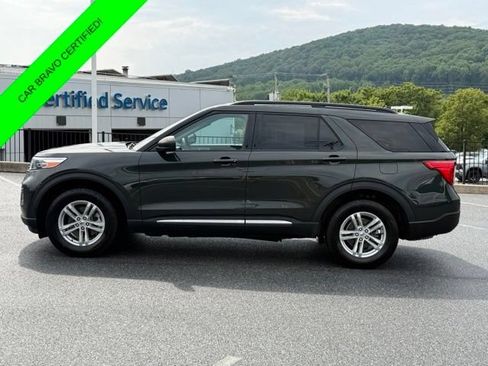 Used 2023 Ford Explorer XLT AWD/4WD image 10
