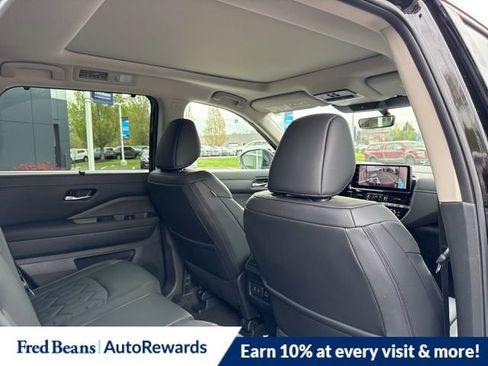 New 2026 Nissan Pathfinder Platinum w/ Cargo Package AWD/4WD image 14
