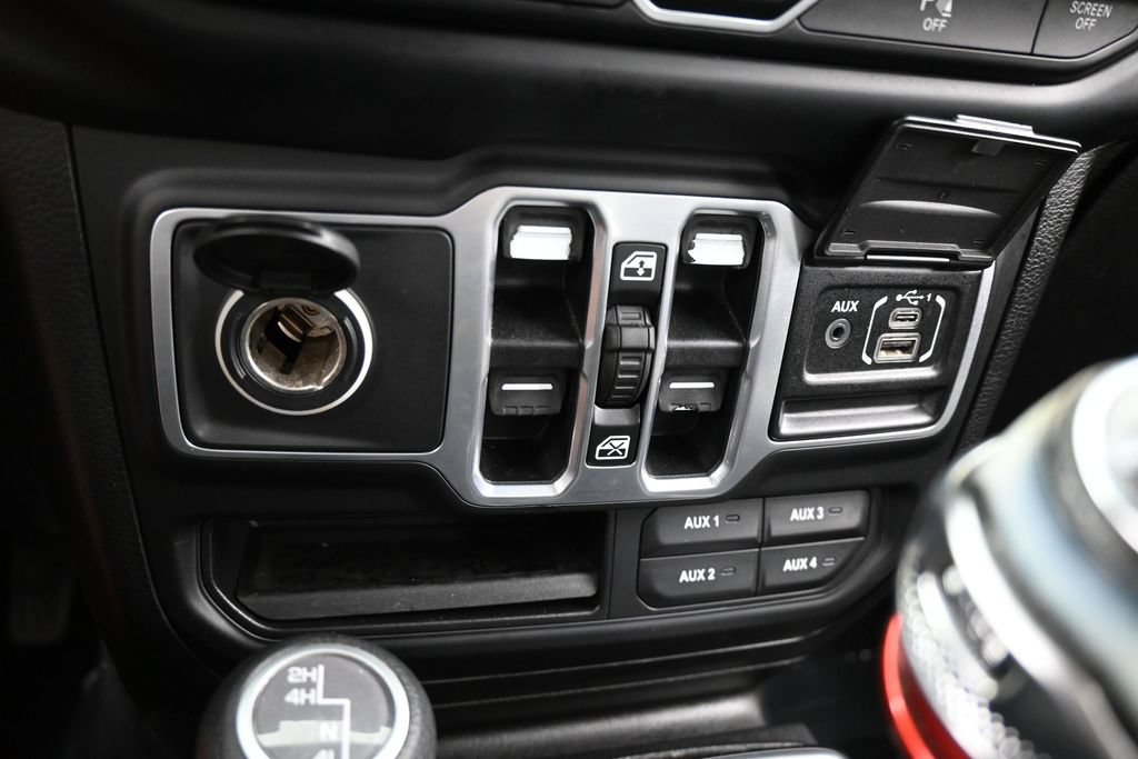 Used 2018 Jeep Wrangler Unlimited Sport S AWD/4WD image 24
