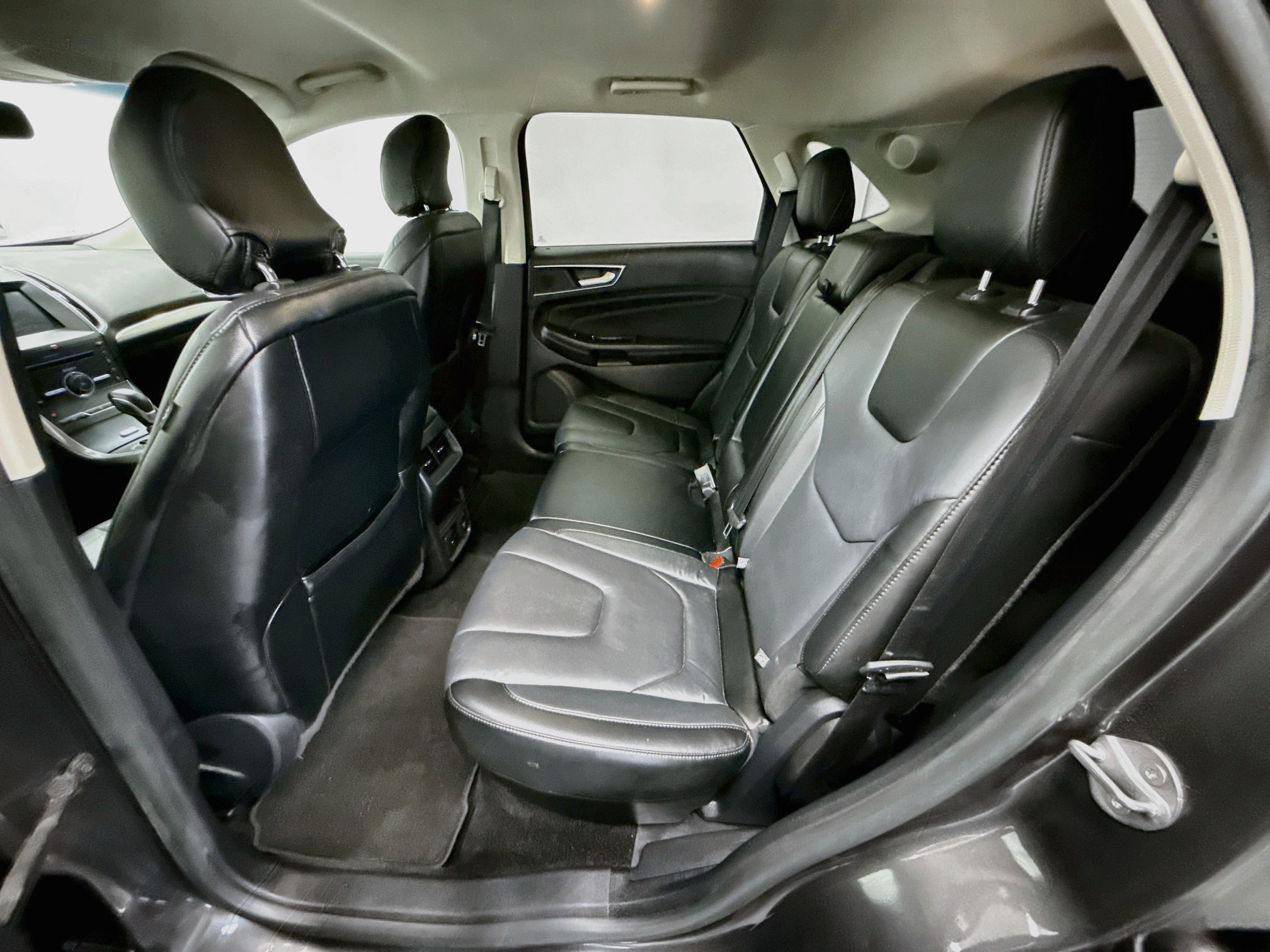 Used 2015 Ford Edge Titanium w/ Technology Package FWD image 27