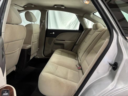 Used 2009 Ford Taurus SEL image 13