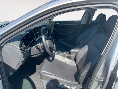 Used 2019 Volkswagen Jetta SEL w/ Cold Weather Package image 14