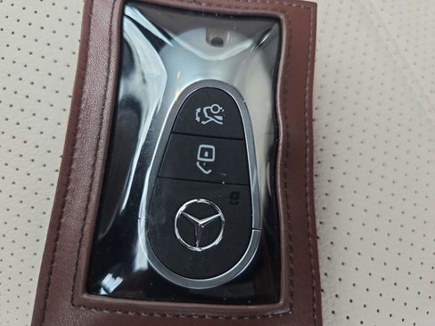 Certified 2025 Mercedes-Benz GLC 350e 4MATIC image 38