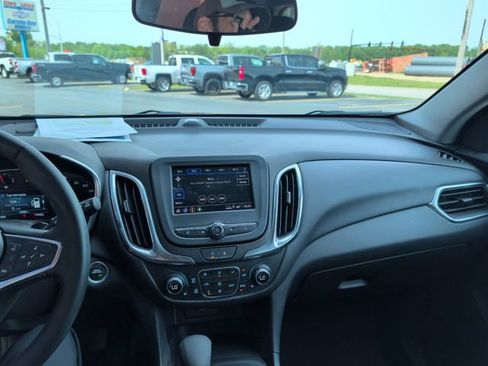 Used 2024 Chevrolet Equinox LT w/ LPO, Cargo Package FWD image 17