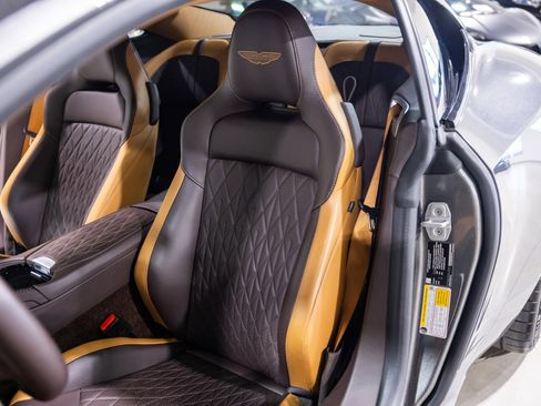 Used 2024 Aston Martin DB12 Coupe image 36