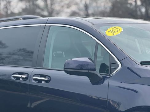 Used 2023 Toyota Sienna XLE image 8