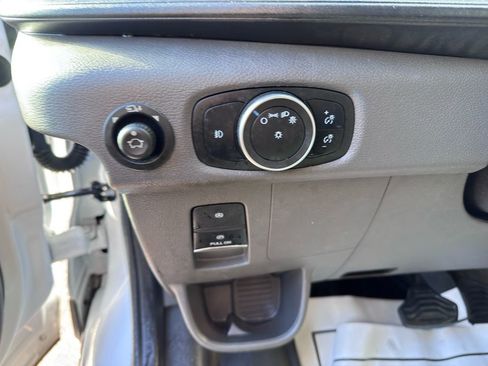 Used 2022 Ford E-Transit 148 High Roof Extended image 11