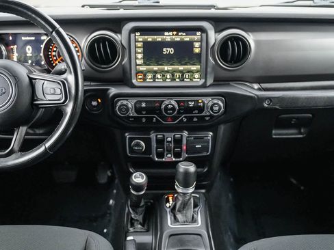 Used 2021 Jeep Gladiator Sport image 12