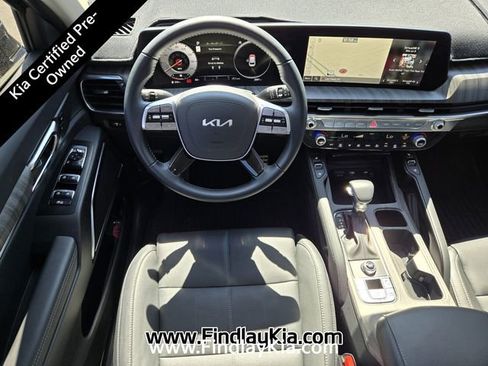 Certified 2025 Kia Telluride SX w/ SX Captain's Chair Package FWD image 15