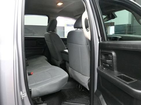 Used 2019 RAM 1500 Express AWD/4WD image 15