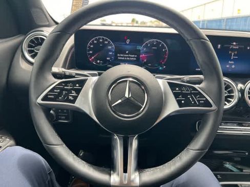Used 2026 Mercedes-Benz GLB 250 4MATIC image 24