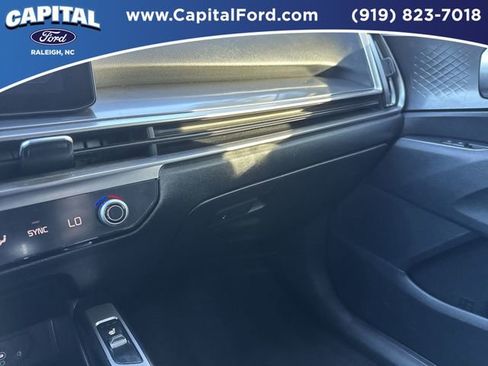 Used 2024 Kia Sorento S image 26