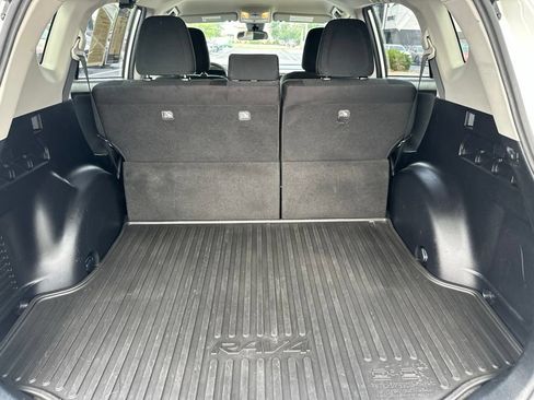 Used 2018 Toyota RAV4 LE w/ All Weather Liner Package FWD image 19