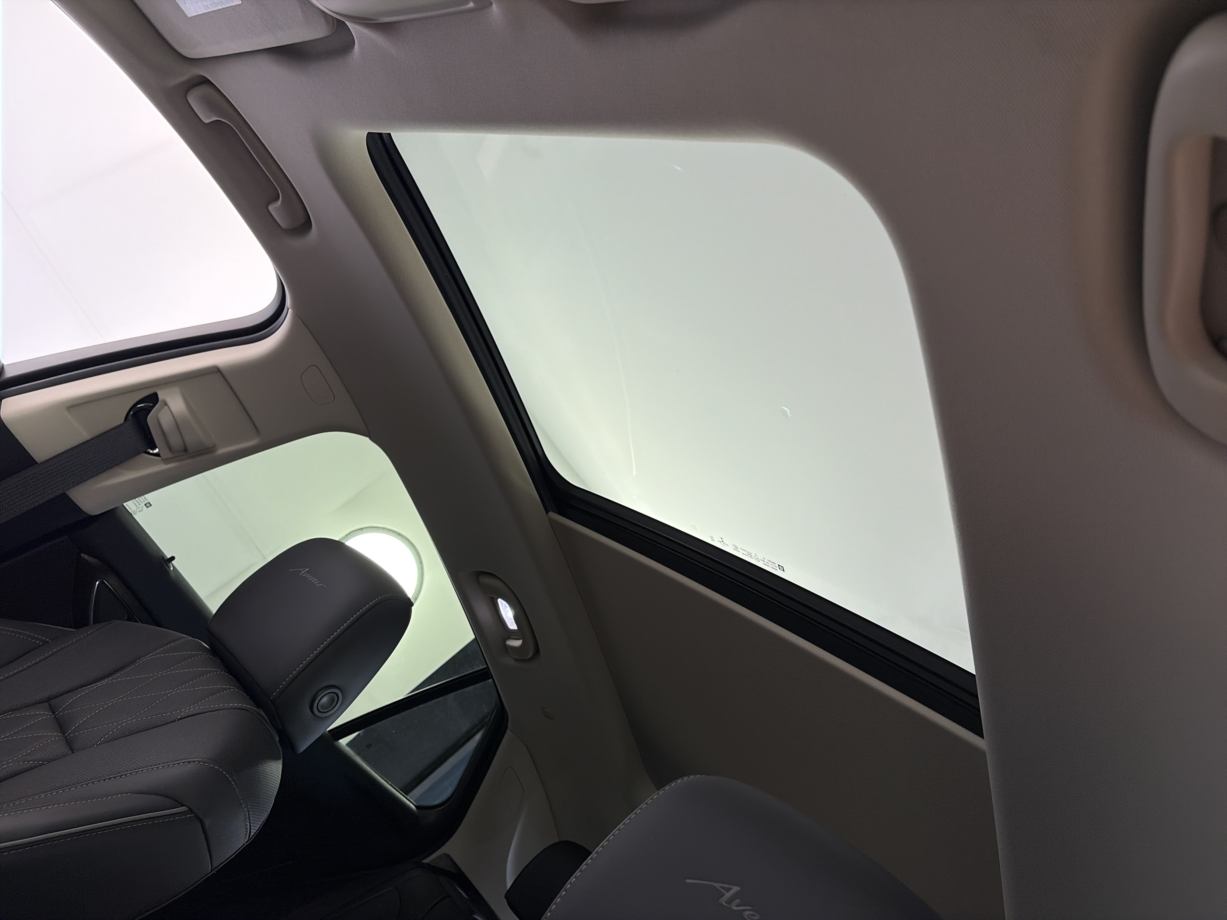Certified 2023 Buick Envision Avenir AWD/4WD image 19