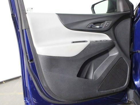 Used 2022 Chevrolet Equinox LS w/ LS Convenience Package image 16