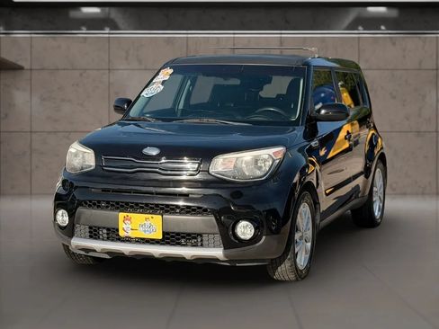 Used 2018 Kia Soul + FWD image 5