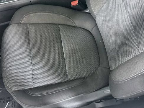Used 2023 Chevrolet Traverse LT FWD image 18