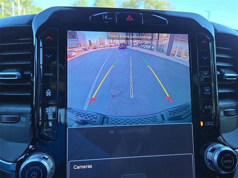 Used 2026 RAM 1500 4x4 Crew Cab image 23